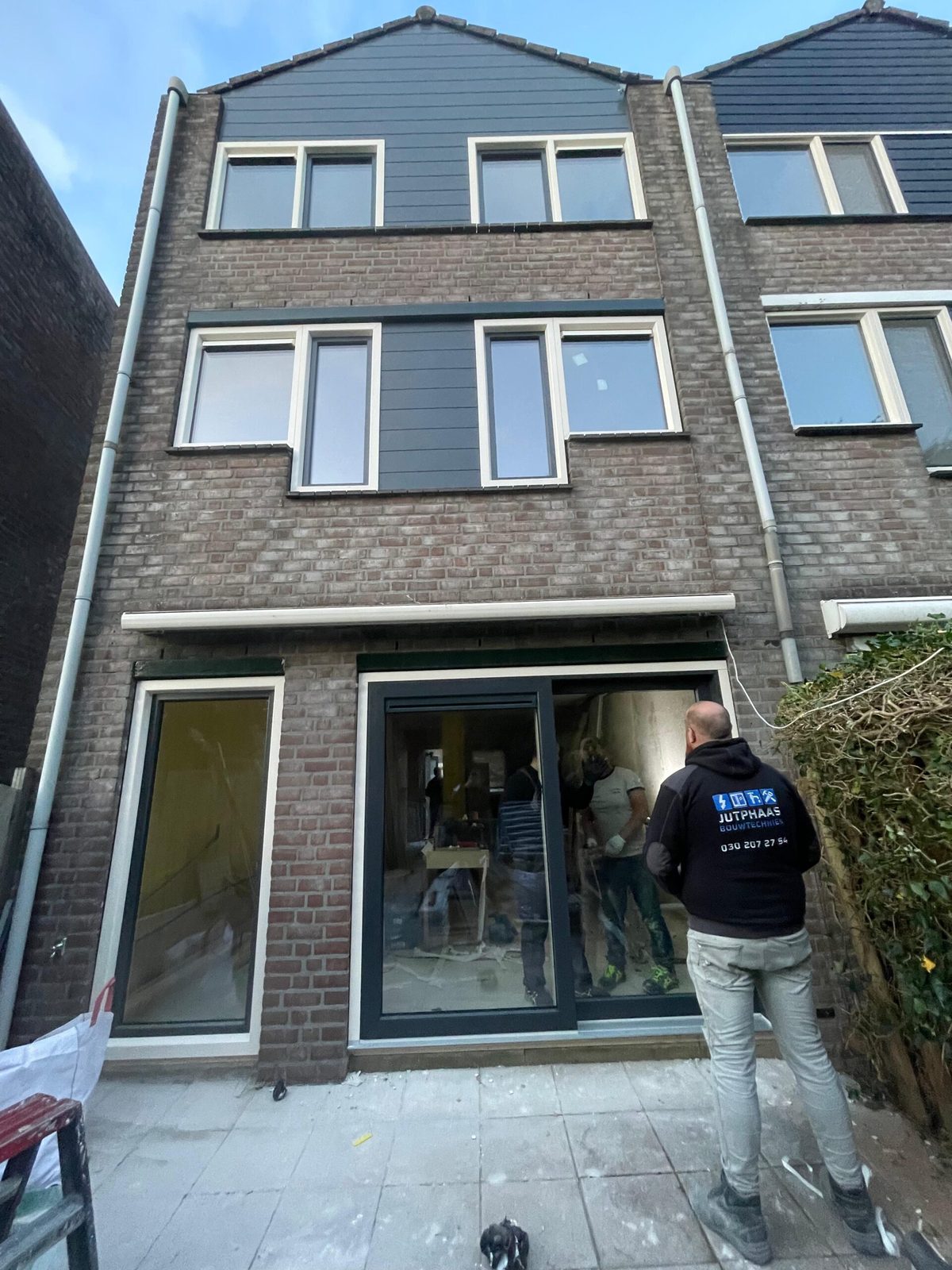 Kunststof kozijnen en schuifpui geplaatst door Jutphaas Bouwtechniek